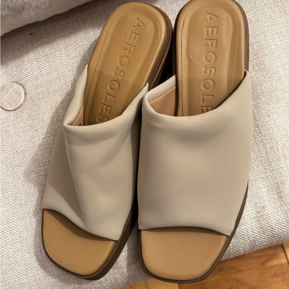 AEROSOLE Yorketown Bone Leather Wedge Slide size 8 NEW